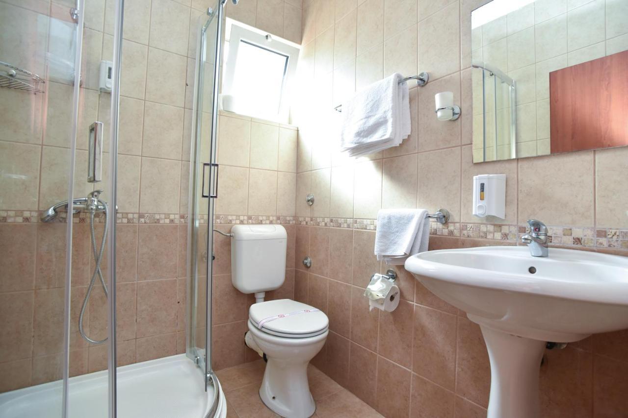 Hotel Suzana Budva Ngoại thất bức ảnh
