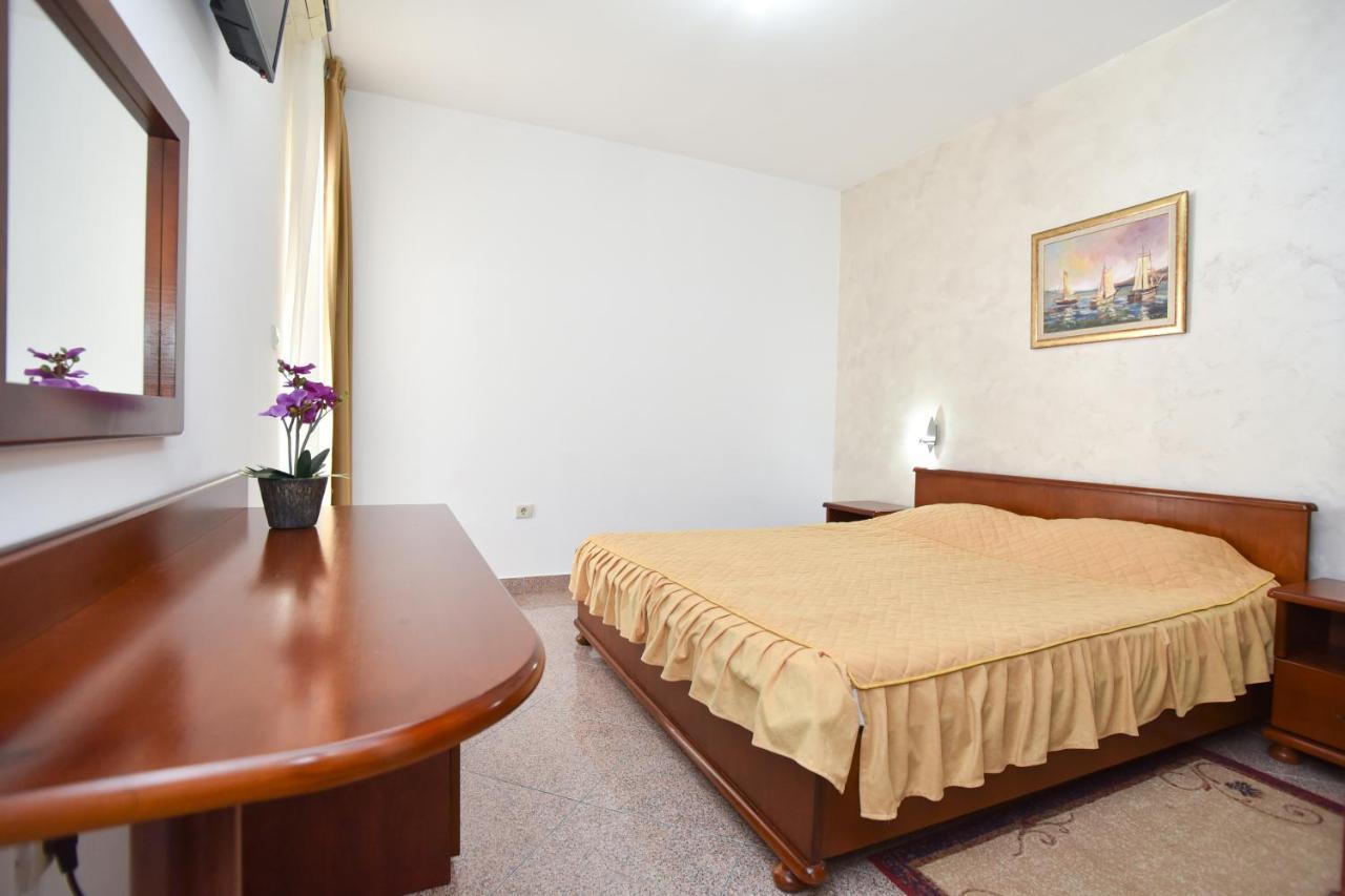 Hotel Suzana Budva Ngoại thất bức ảnh
