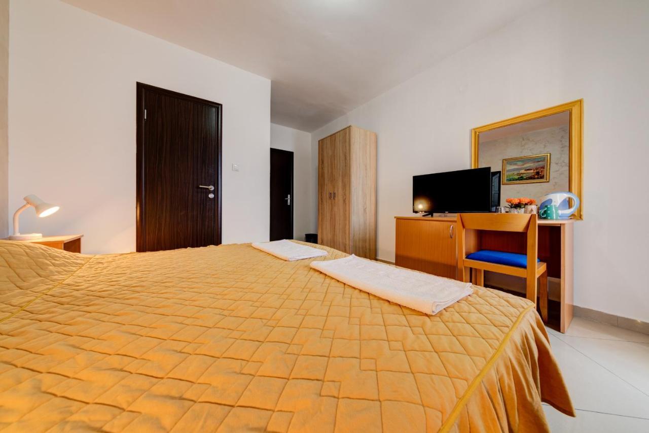Hotel Suzana Budva Ngoại thất bức ảnh