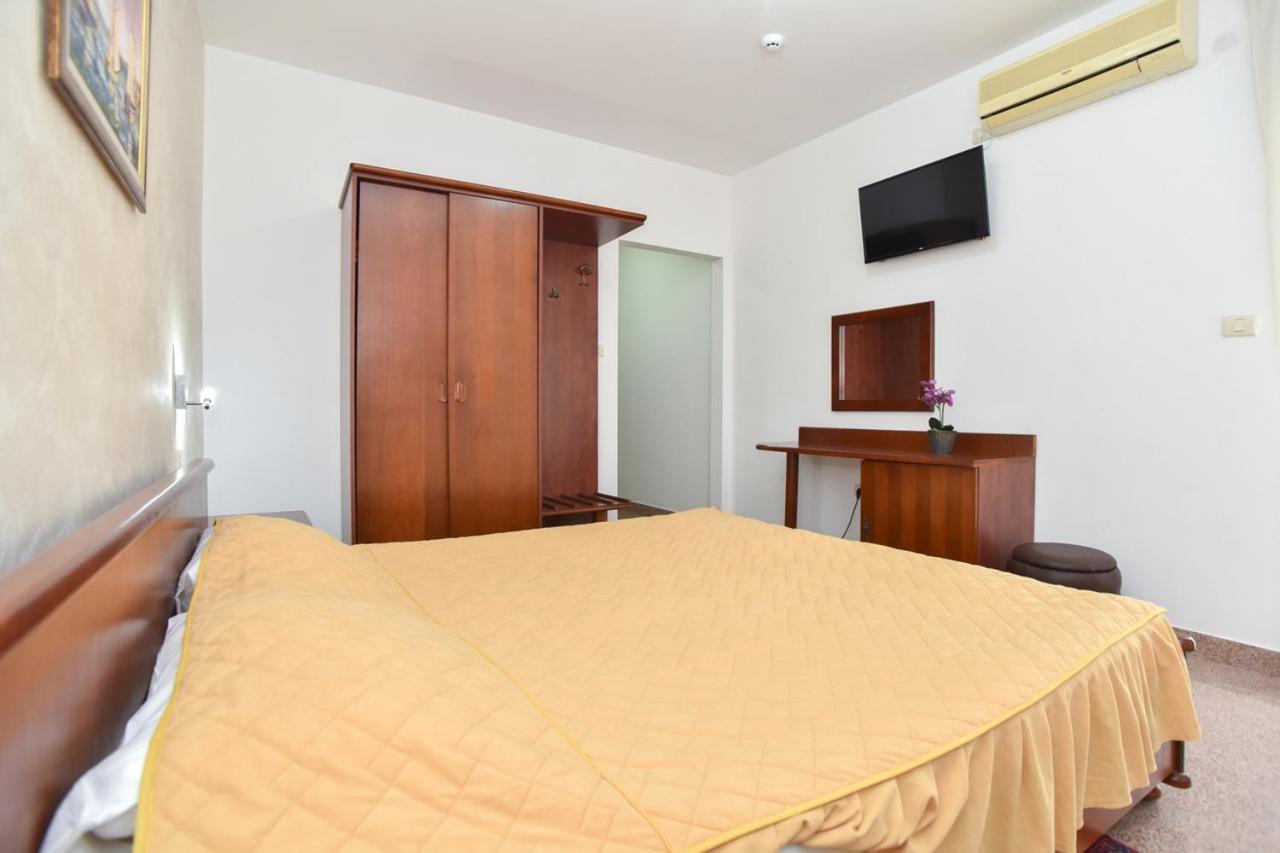 Hotel Suzana Budva Ngoại thất bức ảnh